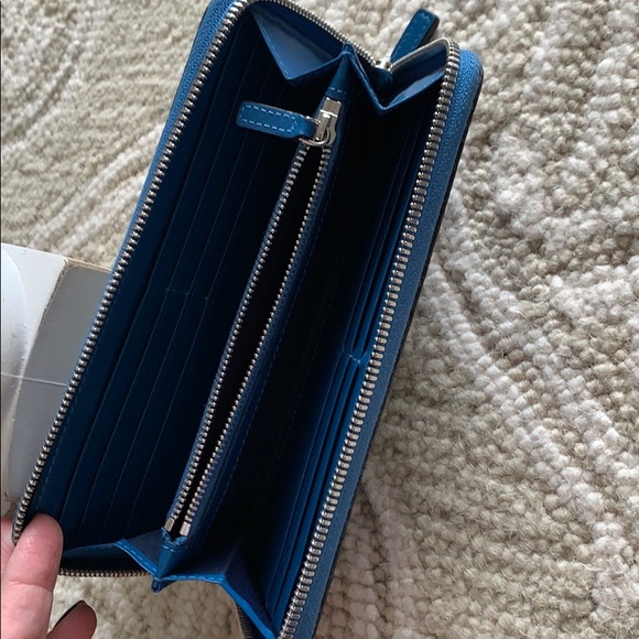 Downsizing - Picture 2 of 2